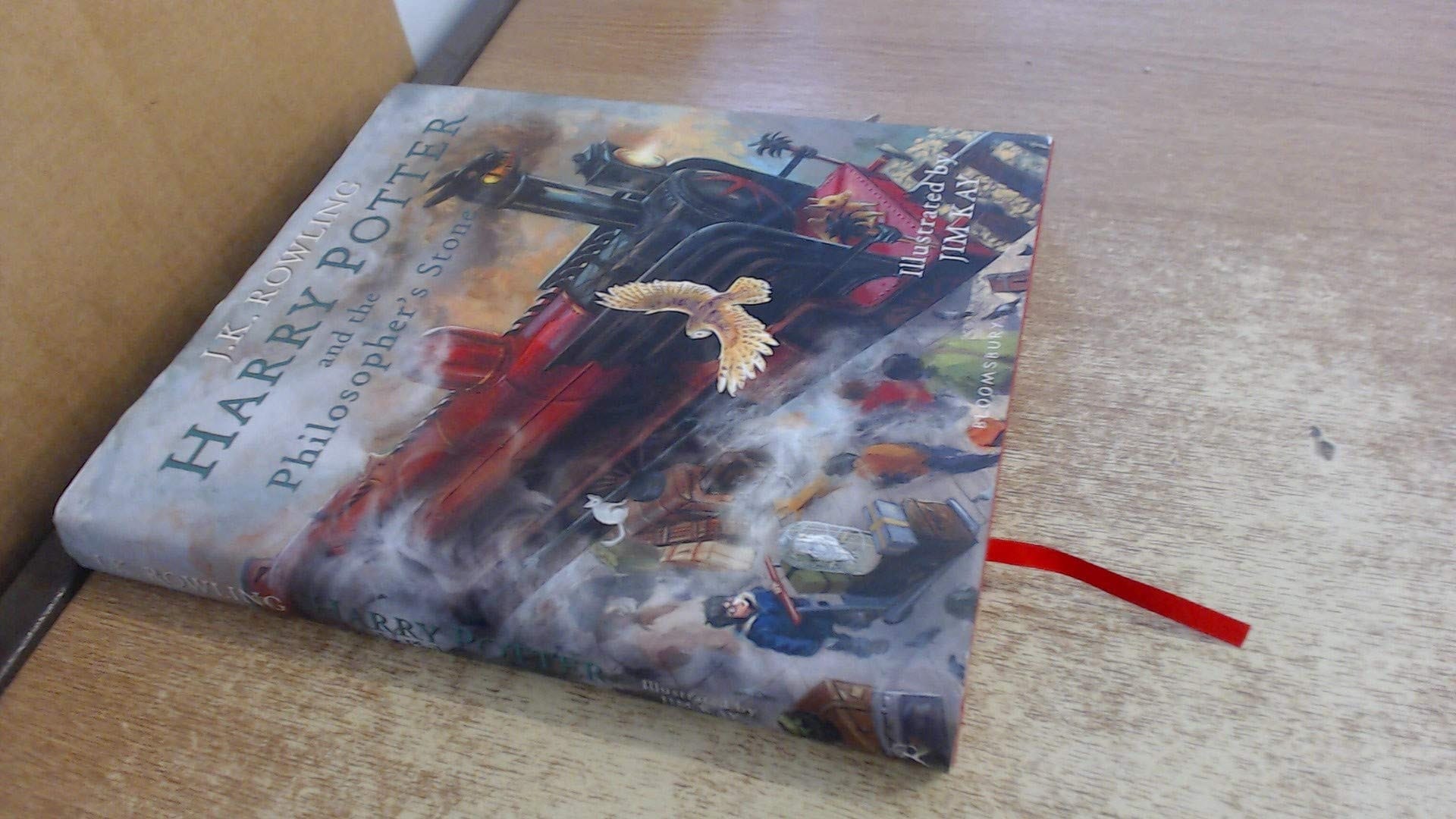 Harry Potter and the Philosopher's Stone: Illustrated Edition (Harry Potter Illustrated Edition) Hardcover – Illustrated, 6 Oct 2015