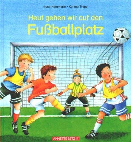 Heut gehen wir auf den Fußballplatz.