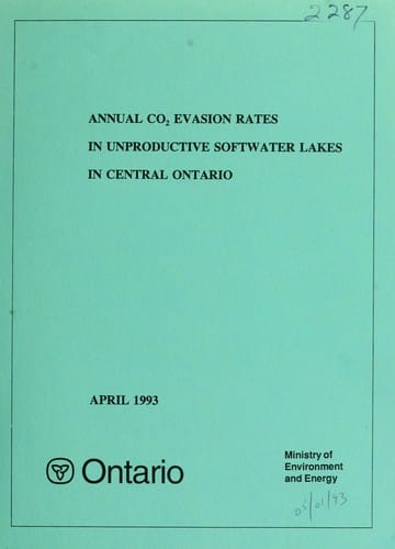 Annual CO2 evasion rates in unproductive softwater lakes in central Ontario
