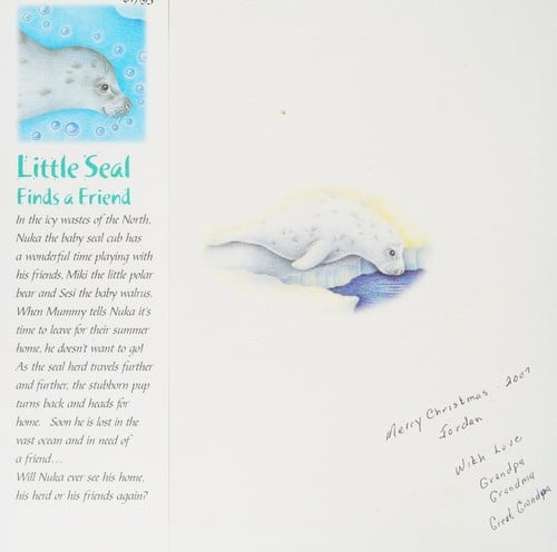 Little seal finds a friend