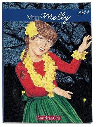 Meet Molly, an American Girl (American Girls Collection)