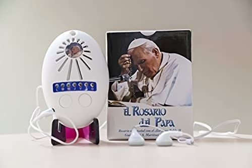 Rosario del Papa. Electrónico con auricular