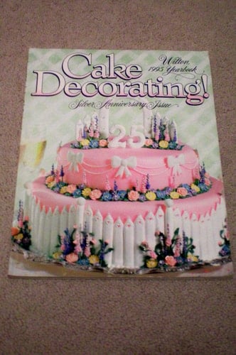 Wilton 1995 Yearbook Cake Decorating