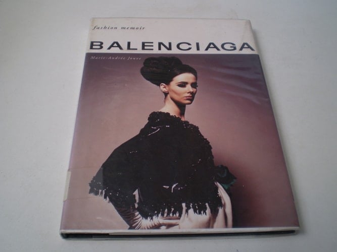 Balenciaga (Universe of Fashion)