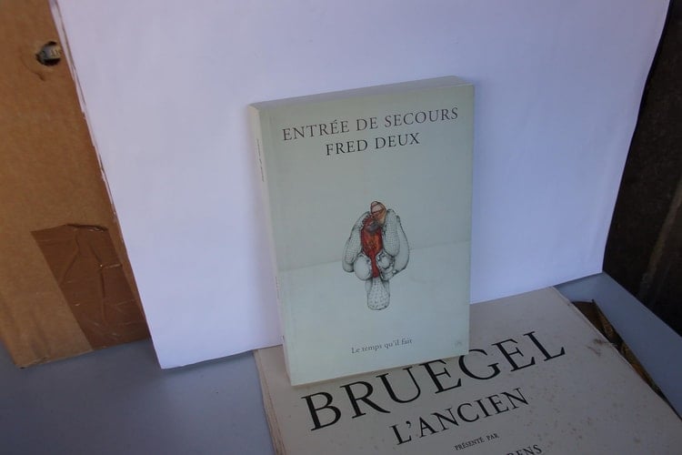 Entrée de secours 1999-2003