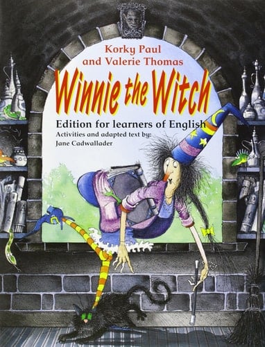 Winnie the Witch Story Book (with Activity Booklet) (Spanish Edition)
