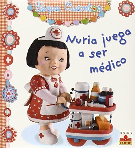 Nuria juega a ser médico