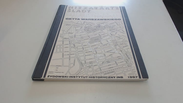 Nie zatarte ślady getta warszawskiego =: The remnants of the Warsaw ghetto (Polish Edition)