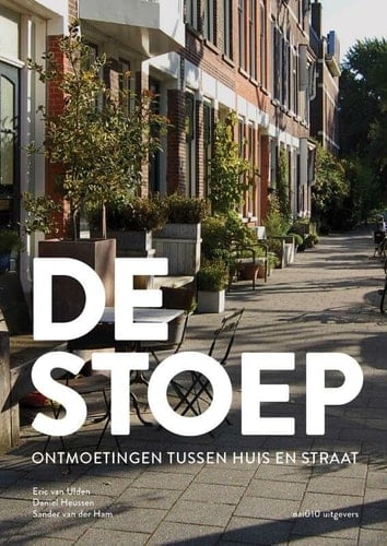 De stoep ontmoetingen tussen huis en straat